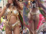 黄金衣装の褐色の美尻の女豹！ビキニ焼け跡がセクシーなワイルドダンサー