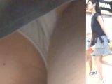 [★新作][★顔出し]パンチラ盗撮 女子大生 白パンツを接近撮影