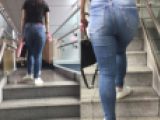 タイトなジーンズにデカ尻をねじ込むお姉さん4態 PART2