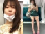 コーヒー片手にエッチな生脚美脚を見せてくれた可愛いお姉さん