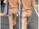 【エロママの欲望の変態尻】ムッチムチブルンブルンの欲求不満のエロい身体をした子持ちママ！【496】