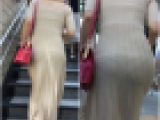 《今年1番流行ったファッション》 No.1167【パンティー丸見えだし、パンティーズレてるし、その姿は見るものを興奮させる】