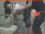 夏盛り女子○生【23】派手な下着のピチピチ女子○生が生でズボズボ～便器に付いた精子を拭く姿・・ヤバいっすよ～（笑）