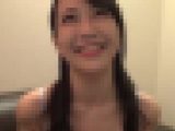 スレンダーな29歳美人コンパニオンが初めての撮影で喘ぎまくって体を痙攣させる