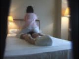 若者チ〇ポの勃起に出張マッサージの人妻が仕事を忘れて中出しSEX！File.1
