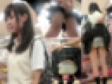 高画質無修正】前代未聞！危険過ぎ前からめくり！美少女のくっきりスジPお披露目14連めくり42