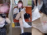 （電車対面）わざとらしく脚を開いてパンチラ挑発する制服女子　交渉してコンビニトイレでおっぱい露出