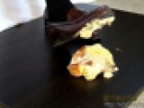 7-1　制服ローファーでたまごドッグと菓子パン1個を踏みにじる　足元アップVer.