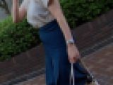 美熟女人妻OLのブラウス越しの豊満乳
