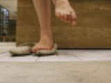 【４Ｋ足裏】【購入者抽選あり】２７時間パンプス素足履きの１８歳清楚系美少女による激ムレバターチーズ臭！①