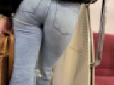 めり込む爆尻肉尻スタイルな美女323