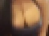 巨乳がぽろんと見えちゃったお姉さん