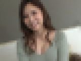 料理系ユーチューバの32歳人妻がHカップの巨乳を揺らしながら腰を浮かせて本気で絶頂