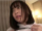 清楚系の22歳女子大生が膣内を男根で突かれ全身で快感を味わう