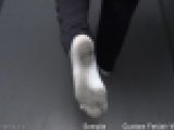 ソックスフェチ　靴下のまま野外を歩くf594