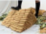 ローファーで大量フードクラッシュフェチ　制服で土足の食品クラッシュf237