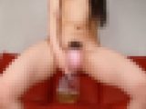 あきなのガニ股放尿（尿瓶編）