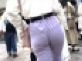 柔らかさが伝わる紫の薄手パンツで大きなお尻を振って歩くJD