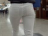 ナンパされる白パン肉尻ギャル！！