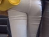 むき出しエロすな爆尻OL！