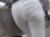 満点のボリューム感！肉尻お姉さん！
