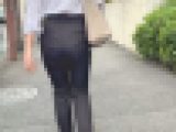 スタイル抜群のエロ美巨尻にパン紐を見せつけてて男を挑発！　下品な高所得パンツスーツOL編