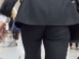割れ目スタイルな肉尻パンツスーツな痴女OL様！