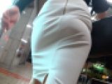 おかずプレミアム609（躍動肉厚Tバック尻なタイスカ美人お姉様！）