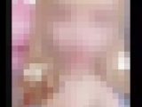 寄せ過ぎちゃって乳首見えちゃってる件