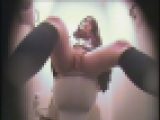 某デパートのトイレでオナニーしちゃった女子●生達　02