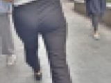 キビキビ歩いて長身＋美ボディをアピールしつつ自慢の美巨尻をムニュらせて男を挑発！ 下品なパンツスーツお姉さん編