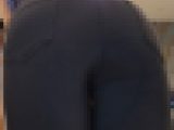 【ピチピチ黒パンツ】デカ尻が際立つギャル2