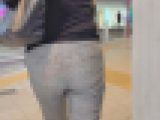 カメラの前でまさかの万〇き！熟したエロボディと巨尻をムニュらせてついでに男も誘惑！ 下品なパンツスーツＯＬ奥様編