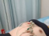 熟女の上半身診察中(1)