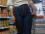 ジーンズヒップがそそる彼女