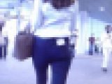 美人OLがタイトパンツ履いて美巨尻モッコリさせて歩いてるよ