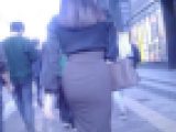 清楚なのに超スーパー猥褻ドエロ美巨尻を持つ極上美女がタイトスカート破裂しそうなくらいパンパンにさせて歩いてるよ