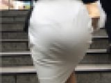 【好評再販SALE】どエロいセレブ風の熟女のデカ尻！白のタイトスカートがパンティーラインをガッツリ淫乱女を演じている【152】