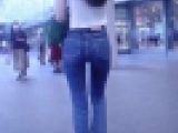 スキニーデニムで駅を歩く美人お姉さんのお尻のピタり具合がエロい