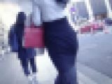 スタイル抜群の美女がタイトスカート履いて歩いてるよ