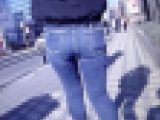 スタイル抜群の美人ギャルがスキニーデニム履いて美尻プリプリさせて歩いてるよ