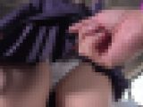 嫌がりながらパンツを見られちゃうミニスカ制服J.K（3） スカートめくり、四つん這いパンチラ編