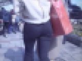 超激カワ極上美人女子大生がスキニーパンツ履いてめちゃくちゃ大きいお尻をパンパンにさせて歩いているよ