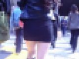 激カワセクシー美女がタイトミニスカートを履いて美巨尻ピタピタ強調させて歩いてるよ