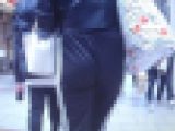 長身美人お姉さんがスウェット履いて美尻プルンプルンさせて歩いてるよ
