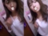 スマホ凝視ですっぽんぽん ツンツン乳房が見事