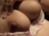 人妻の母乳　自撮り