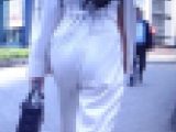 スーパーモデル級スタイルの極上美人お姉さんがオシャレパンツ食い込ませて歩く姿がイヤらしい