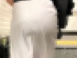 【再販】サテン生地のスカートが大きくふんわりしているが、彼女のお尻が大きすぎてスカートにシルエットが映ってしまう【27】
