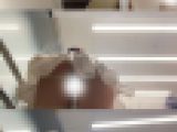 派遣社員の女の子を風ちらでパンツ激写【パンチラ盗撮】